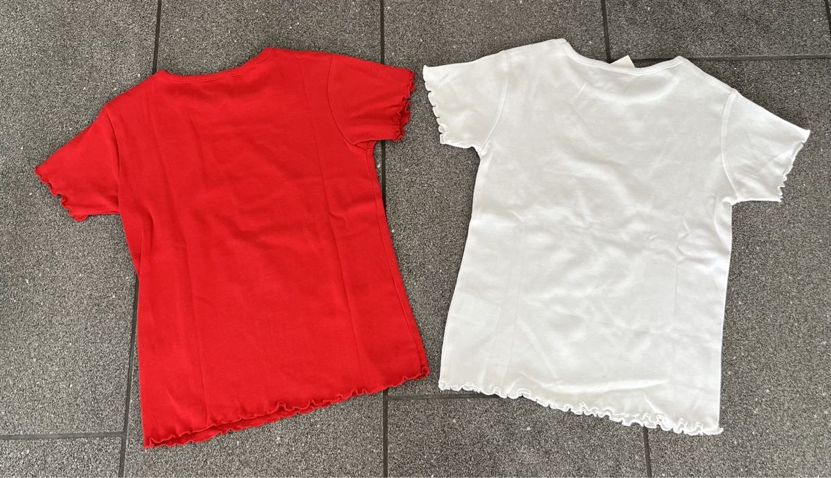 Camicette, T-shirt & Top: 2 T-Shirts nagelneu, Gr. 122 – Nuovo e nell'imballaggio originale da Hünenberg See venduto da spartakus02 1