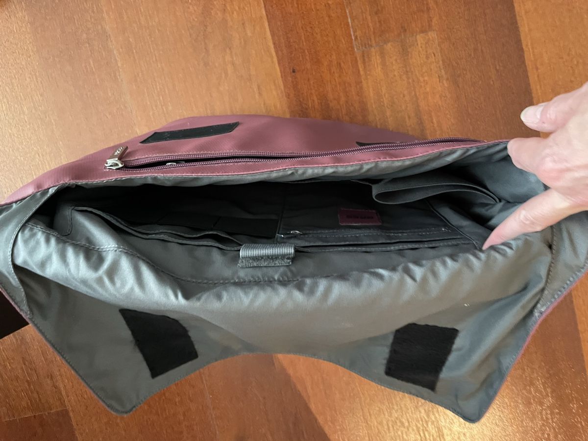 Bree Taschen: Bree Umhängetasche, wasserdicht, Laptopfach – Gebraucht aus Horgen von bho66 7