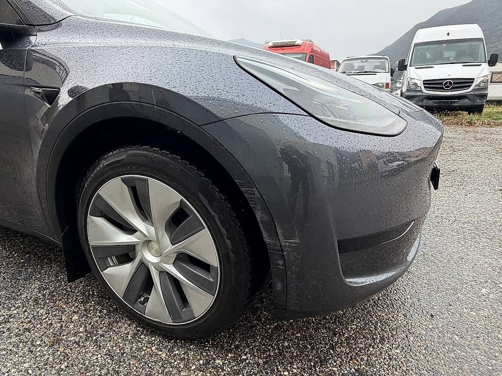 Autos: Tesla Model Y – Gebraucht aus Giubiasco von automobili72 4