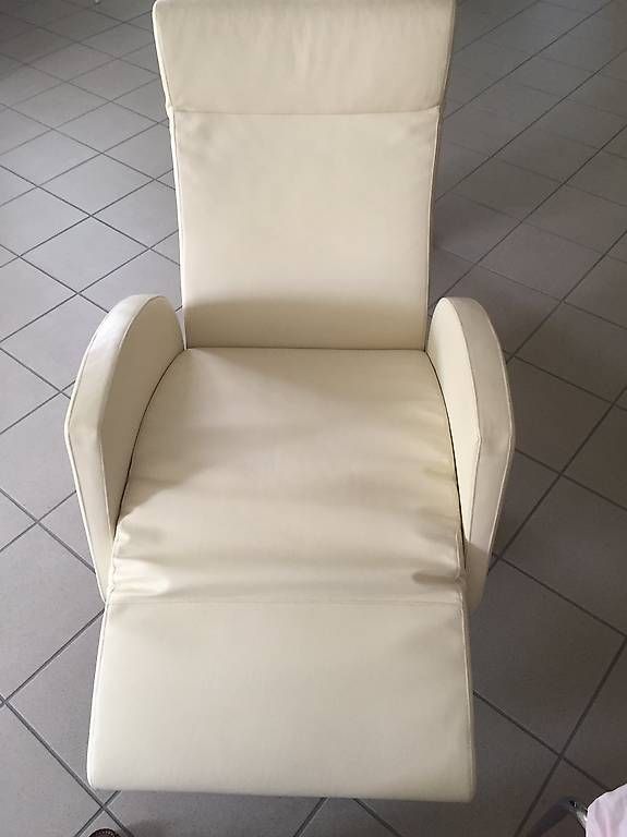 Poltrone: Relax-Ledersessel "Cabo" mit Motor; NP 6'720, jetzt ab 990 – Nuovo (secondo la descrizione) da Olten venduto da Metacomet 4