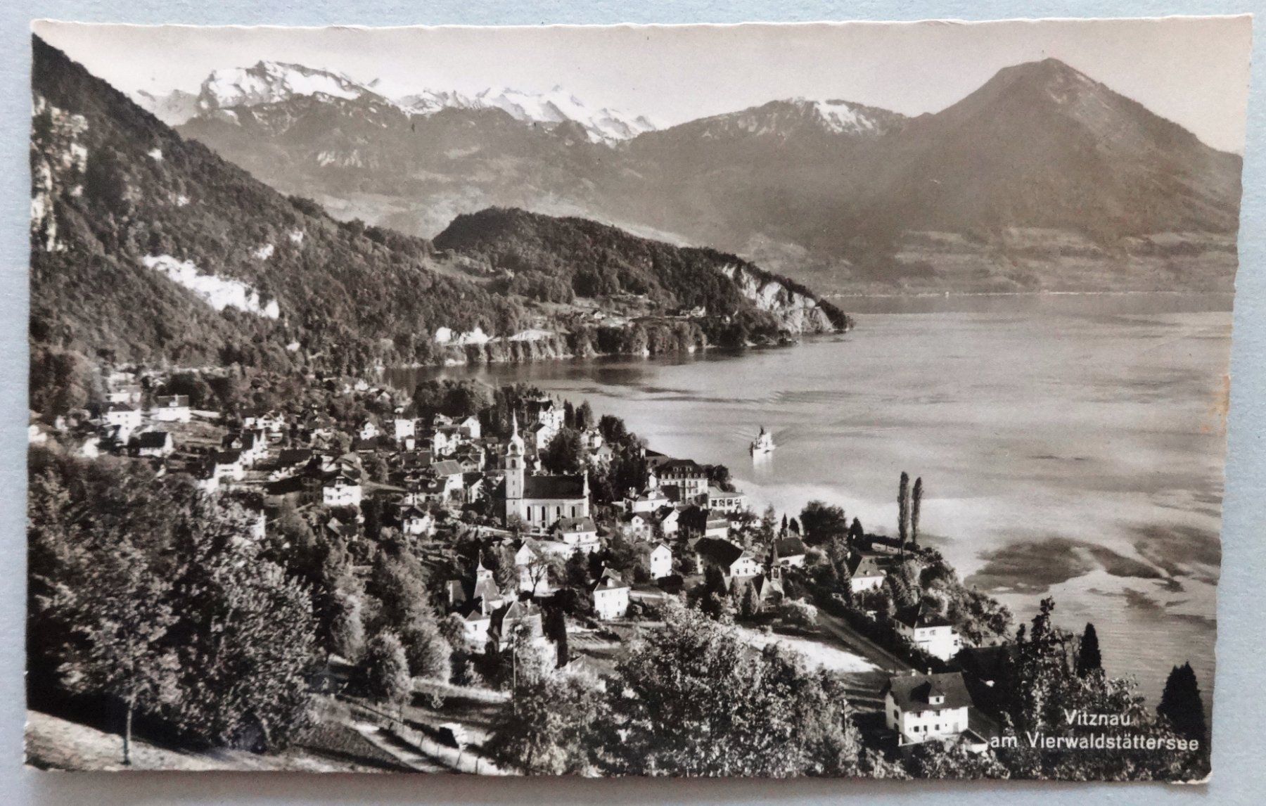 Cartoline postali: Vitznau am Vierwaldstättersee – Difettoso da Fétigny venduto da Billy2miny