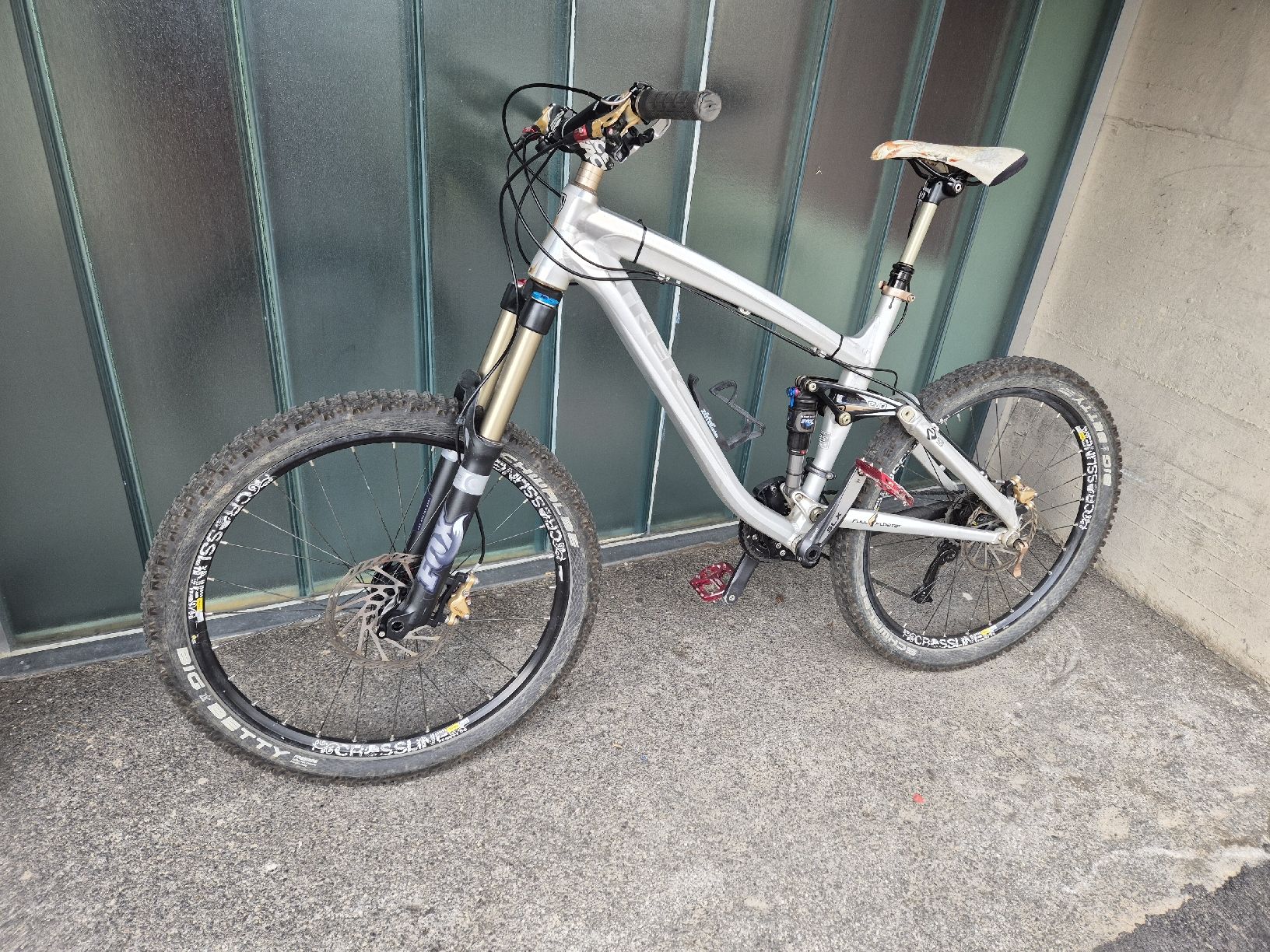 Biciclette: downhill Velo + Serviceständer – Usato da Sargans venduto da Phi_v57n