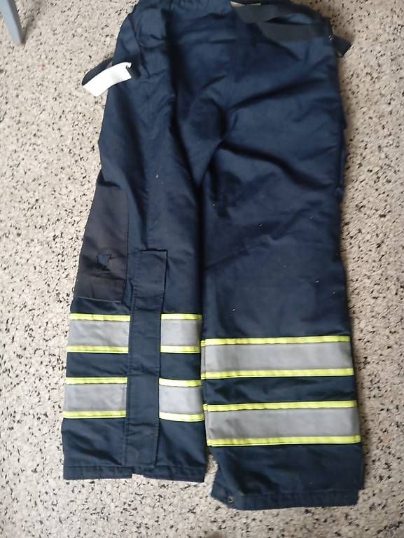 Hosen: Feuerwehr Hose Nomex Grösse M – Gebraucht aus Basel von Petergunn 4