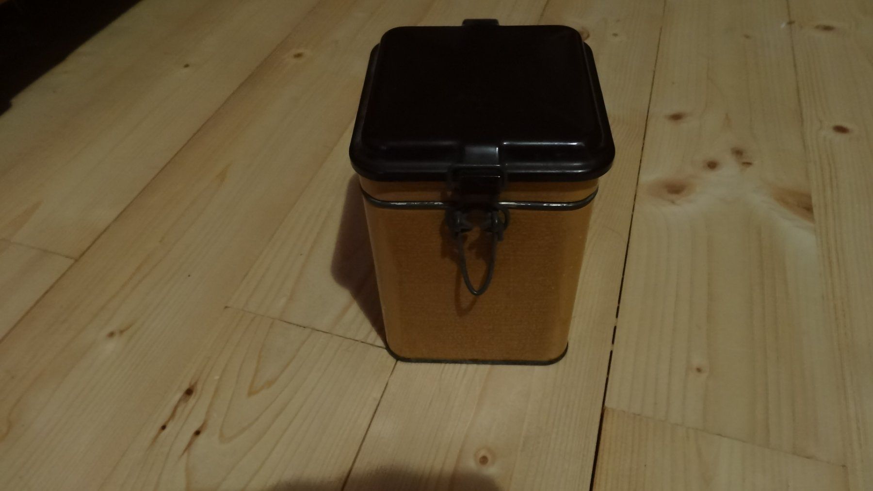 Contenitori & Simili: alte Vorratsdose Blech  13cm hoch – Usato da Anwil venduto da zuggi57