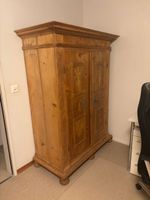 Schrank Holz Antik guter Zustand 130x50x180cm