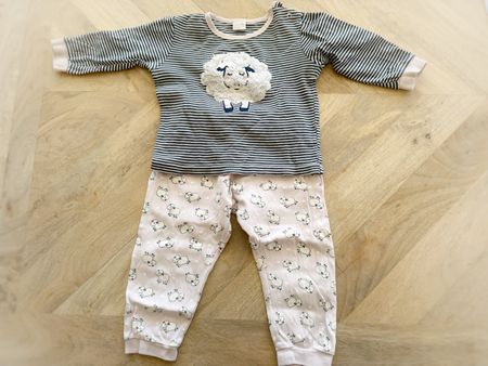 Baby Mädchen Pijama Schäfchen Gr. 86
