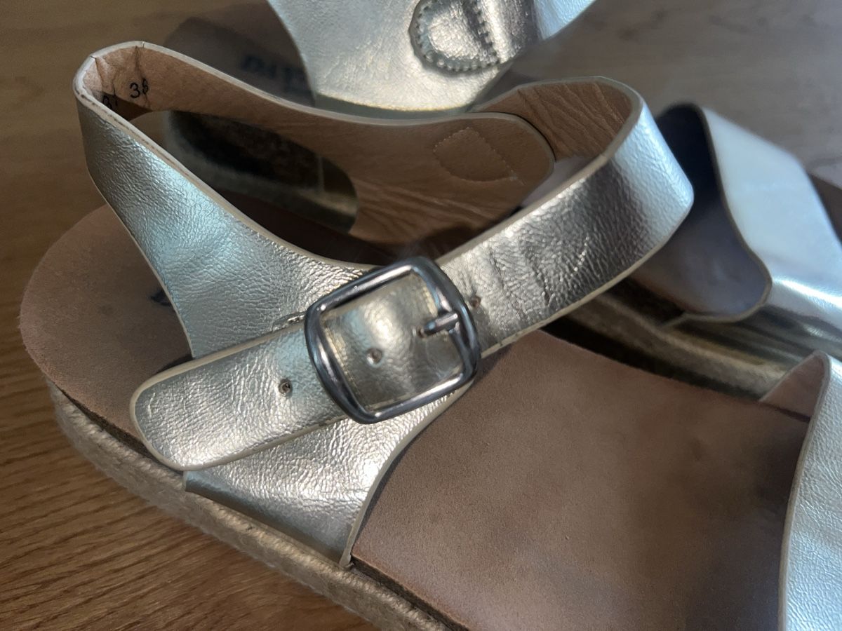 Scarpe da donna: Sommer-Sandalen, gold , Grösse 38 – Usato da Luzern venduto da Whateverr 3