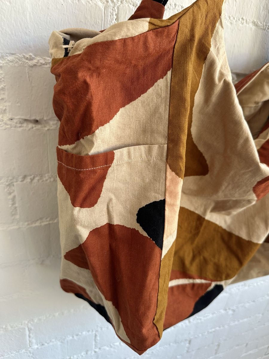 Zara Borse: ZARA Gemusterte Maxi-Tasche aus Baumwolle – Usato da Bern venduto da Fraeuleinhonig 7