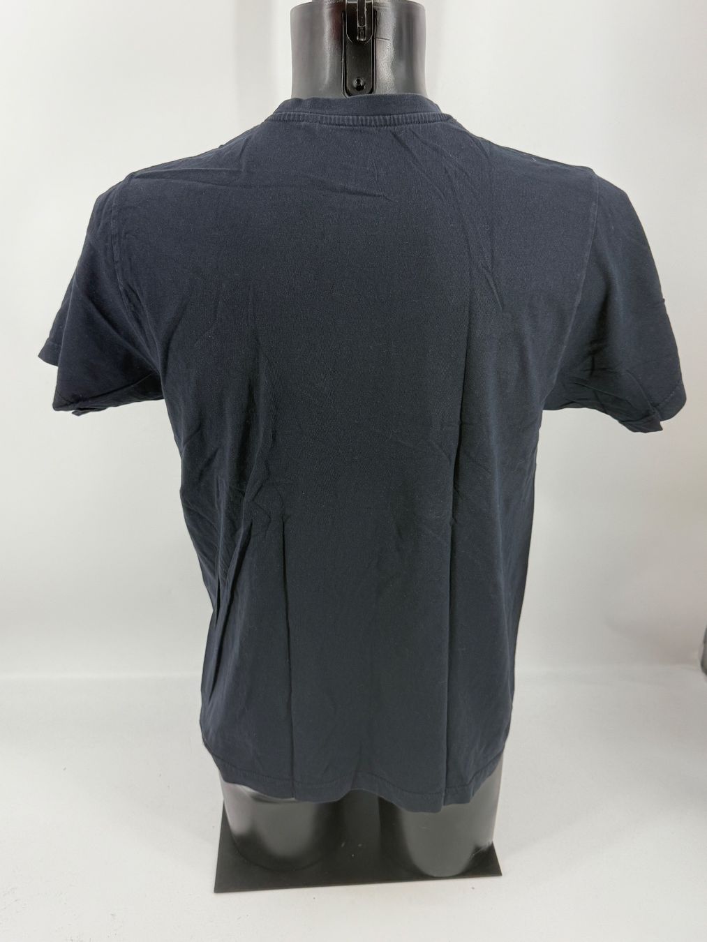 T-shirt: Basic Shirt Gr. M marine blau – Usato da Auenstein venduto da moin. 1