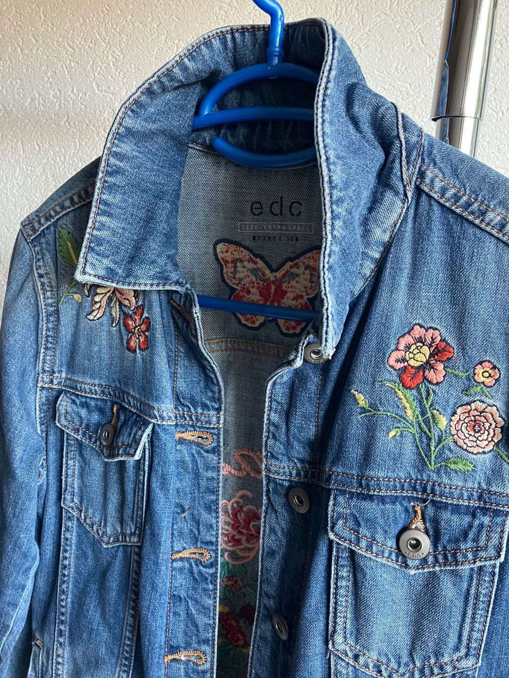 Jacken: MODISCHE JEANS - JACKE (e d c) – Gebraucht aus Fahrwangen von Anna_33 2
