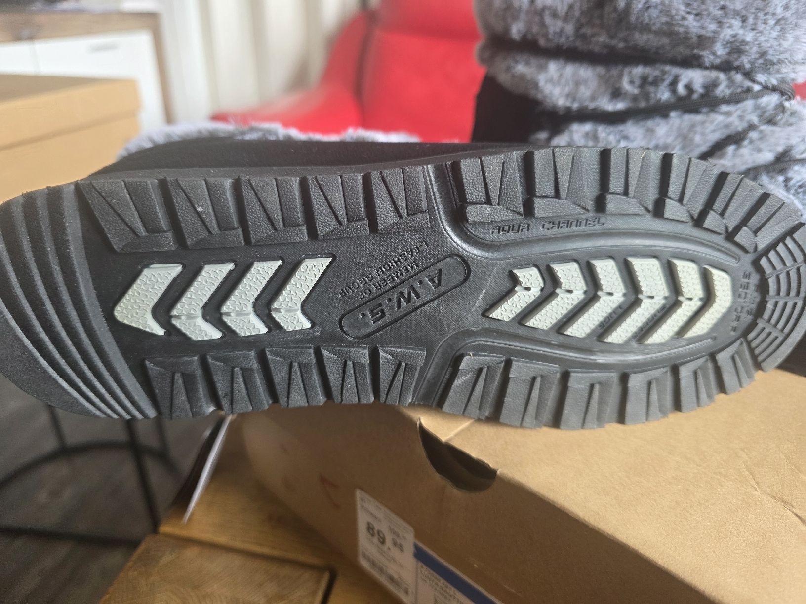 Scarpe da donna: Neue Winterstiefel Grösse 41 – Nuovo e nell'imballaggio originale da Oberengstringen venduto da Loni2015 3
