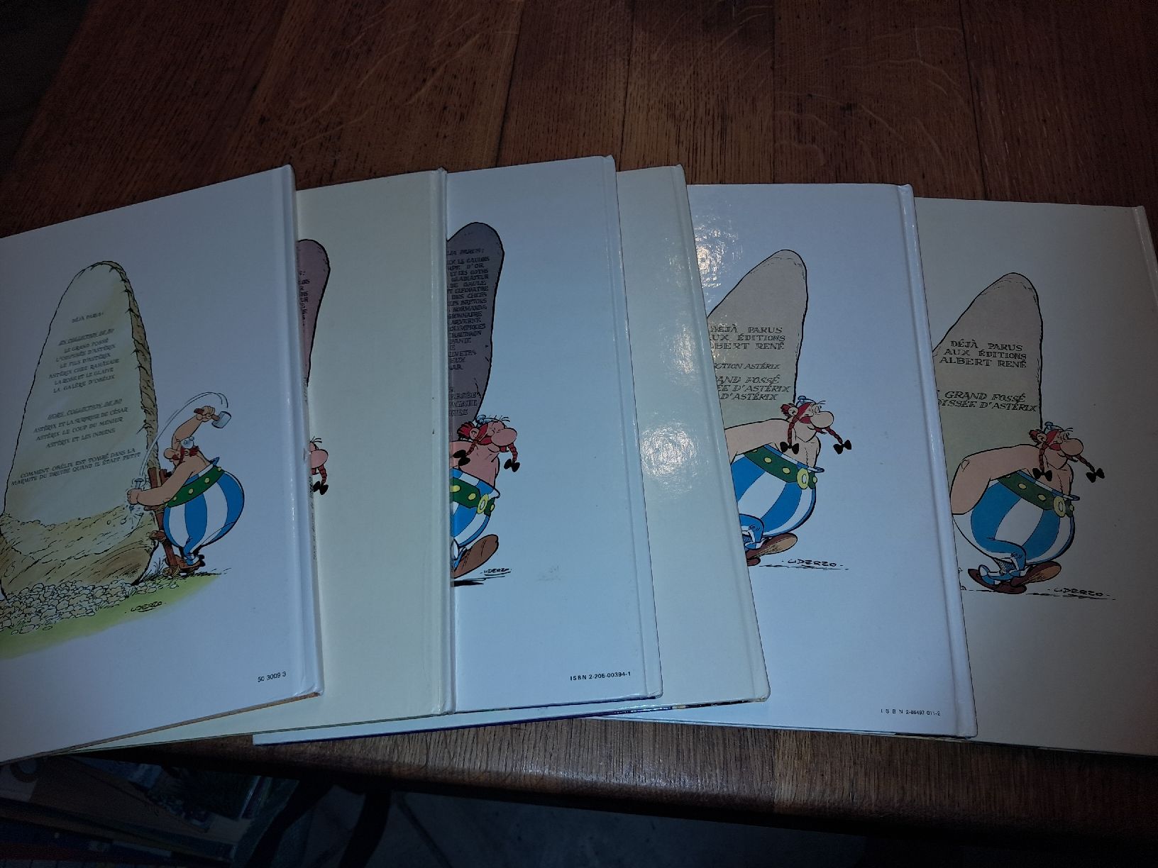 Fumetti: Lot de 6 albums d'Astérix – Usato da Le locle venduto da juliensaran 4
