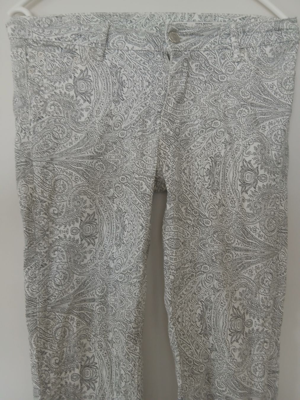 Zara Pantaloni: Zara Woman Slim Fit Patterned Pants - Size 36 – Usato da Watt venduto da Tomaf 1