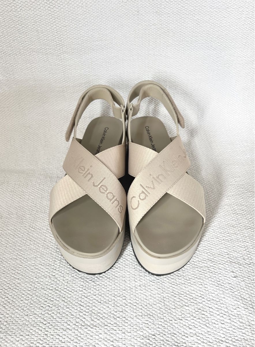 Calvin Klein Scarpe da donna: Calvin Klein Jeans flatform sandals  – Usato da St-Aubin FR venduto da claramathi 1