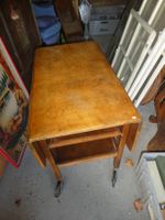 Rollbarer Vintage Servierwagen/Beistelltisch, Holz
