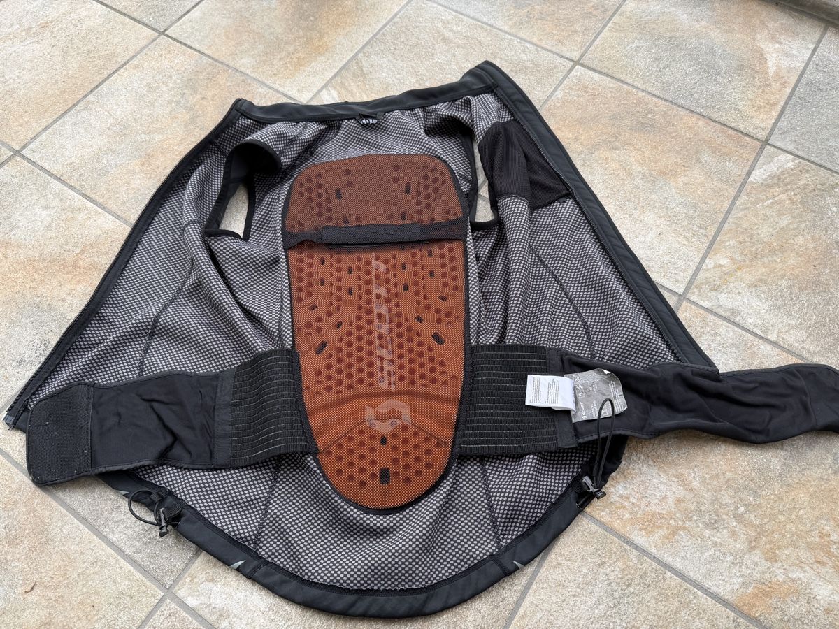 Protezioni & Imbottiture: Scott Protect Vest Soft Actifit Gr M Protektorweste Bikerwes – Usato da steffisburg venduto da releve 3