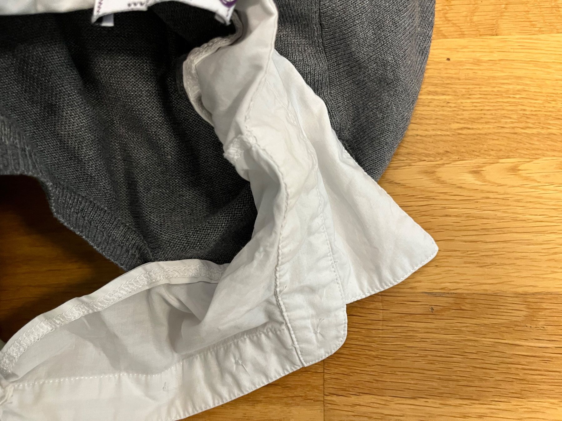 Maglioni & Felpe: Sweatshirt grau mit integrierter Bluse,  Gr.S – Usato da Arlesheim venduto da Eli_77 6