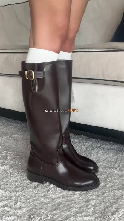 Zara Chaussures femmes: Stiefel dunkelbraun Kunstleder – D'occasion à Schaan par kri_tsw8