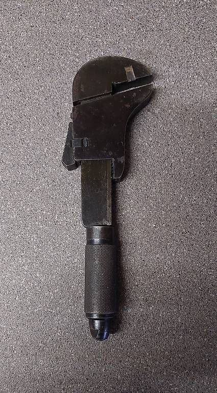 Tous les outils: Ancienne clé réglable  – D'occasion à Morges par pha_9xnc