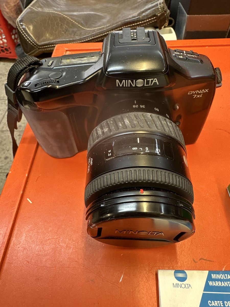 Minolta Fotocamera: Minolta Dynax 7xi Kamera-Set Occasion – Usato da Frümsen venduto da Katzen0 1