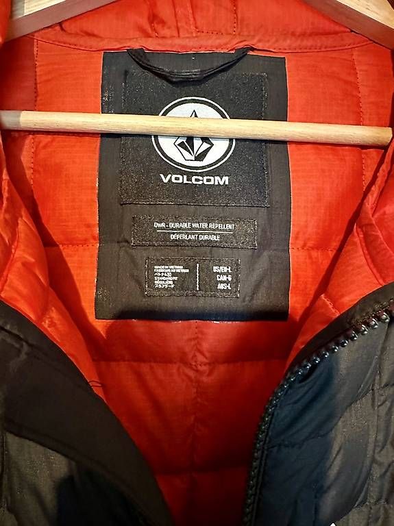 Jacken: Volcom Down Jacket | Daunen Jacke | DWR | Large – Gebraucht aus Zermatt von pet_5wmr 2