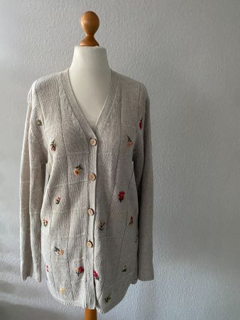 kuschelige Strickjacke in Grösse M (38/40)