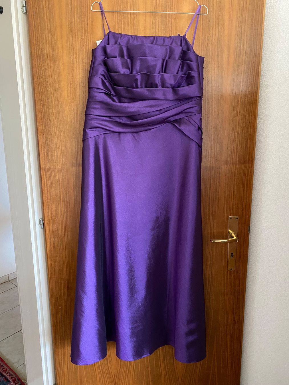 Robes: Cocktailkleid lila lang – Neuf (Voir description) à Bellach par Legdance 3