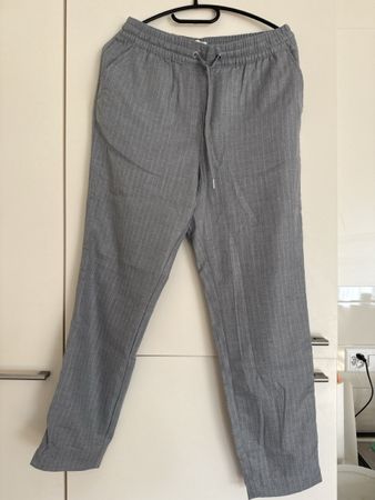Leichte Sommerhose H&M mit Nadelstreifen in Grau Grösse 36