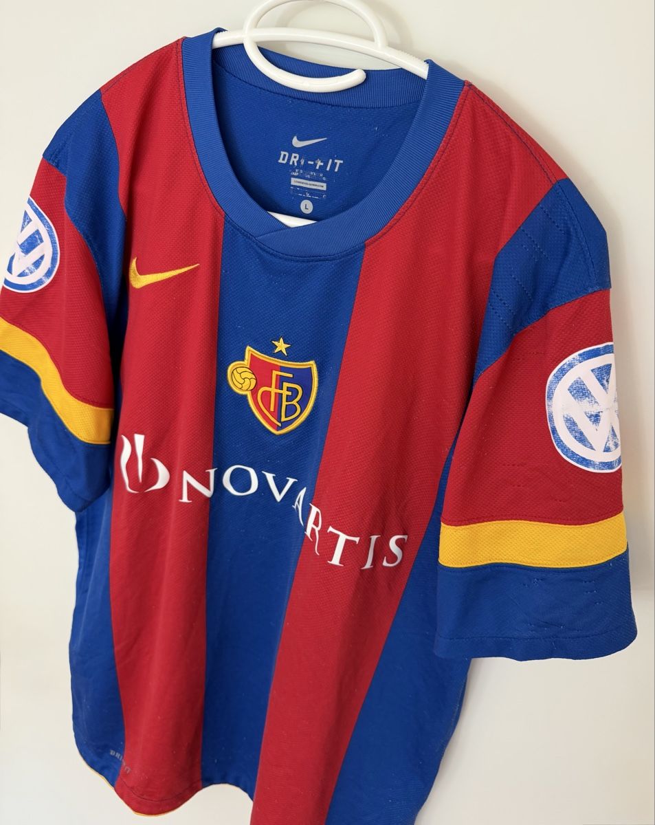 Nike Canottiere & Pantaloni: Fc Basel Nike Trikot 2011-12 Heim – Usato da Füllinsdorf venduto da hae_gt9l 2
