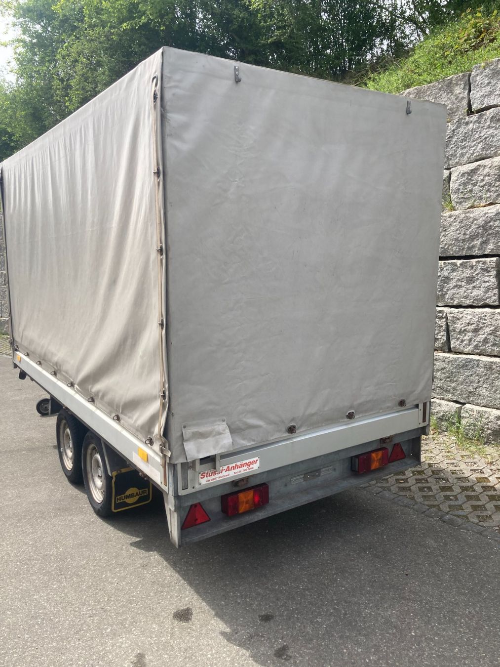 Humbaur Rimorchi: Humbaur HT 2000 Hochlader mit Blachenaufbau – Usato da Oberhasli venduto da hika8156 2