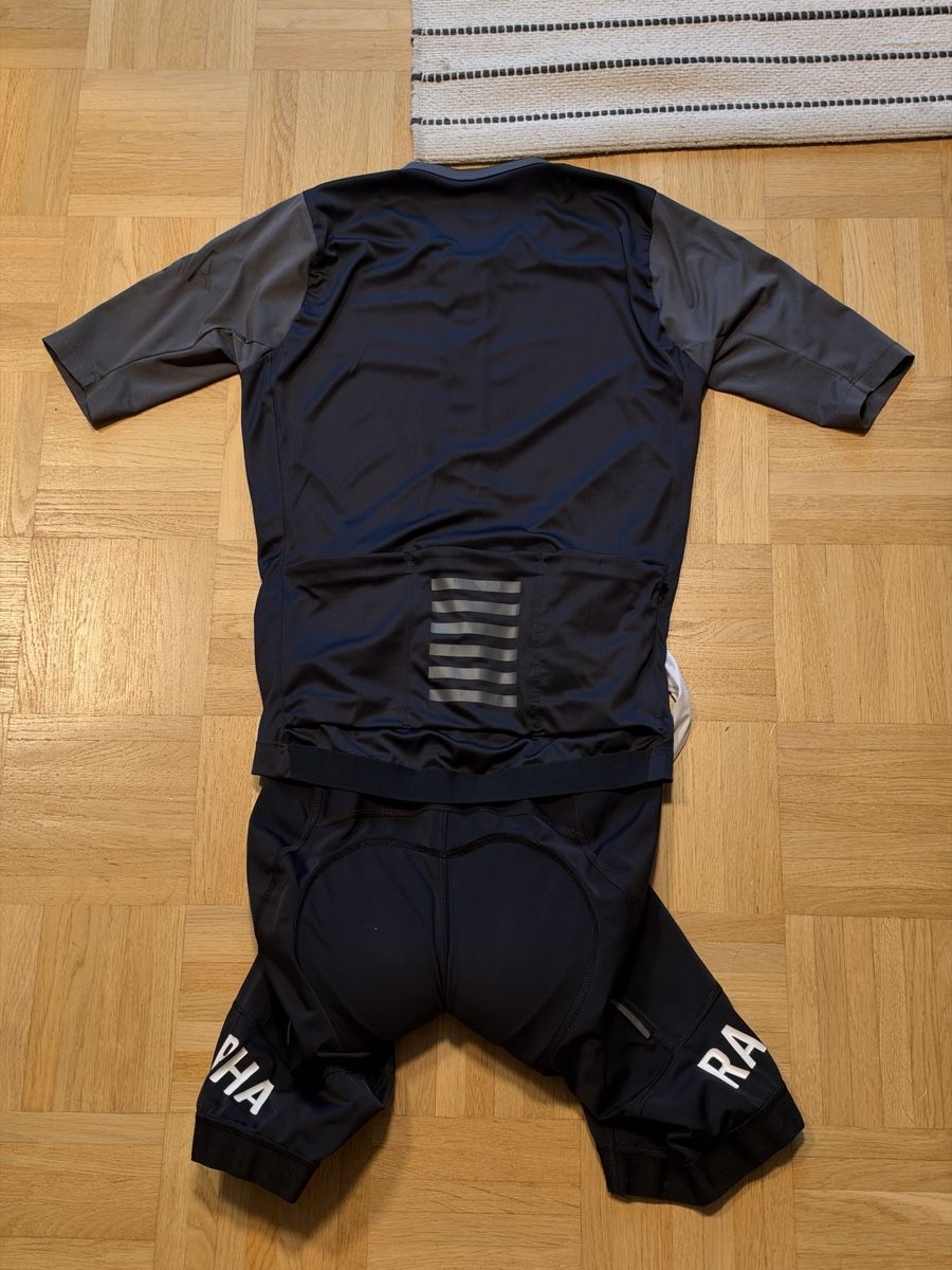 Rapha Leibchen & Hosen: Rapha Pro Team Kit Hose & Jersey – Gebraucht aus Rheinfelden von DA__RIO 1