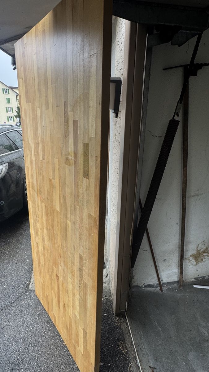 Tavoli: massiver Esstisch aus Buchenholz – Usato da Mönchaltorf venduto da DRUG-TITO 2