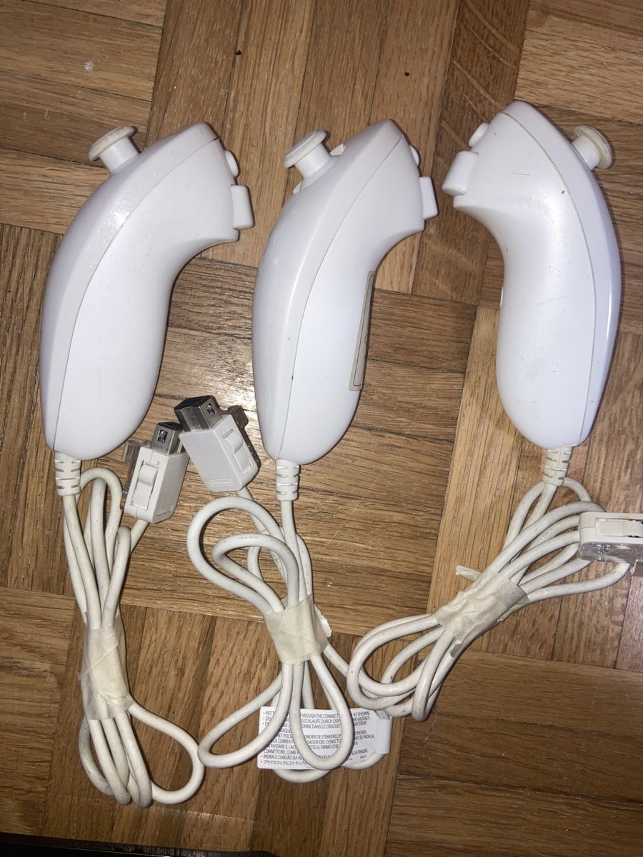 Cavi: 3x Original Nintendo Wii Nunchuk Controller - Weiß – Usato da Basel venduto da SEL.BS
