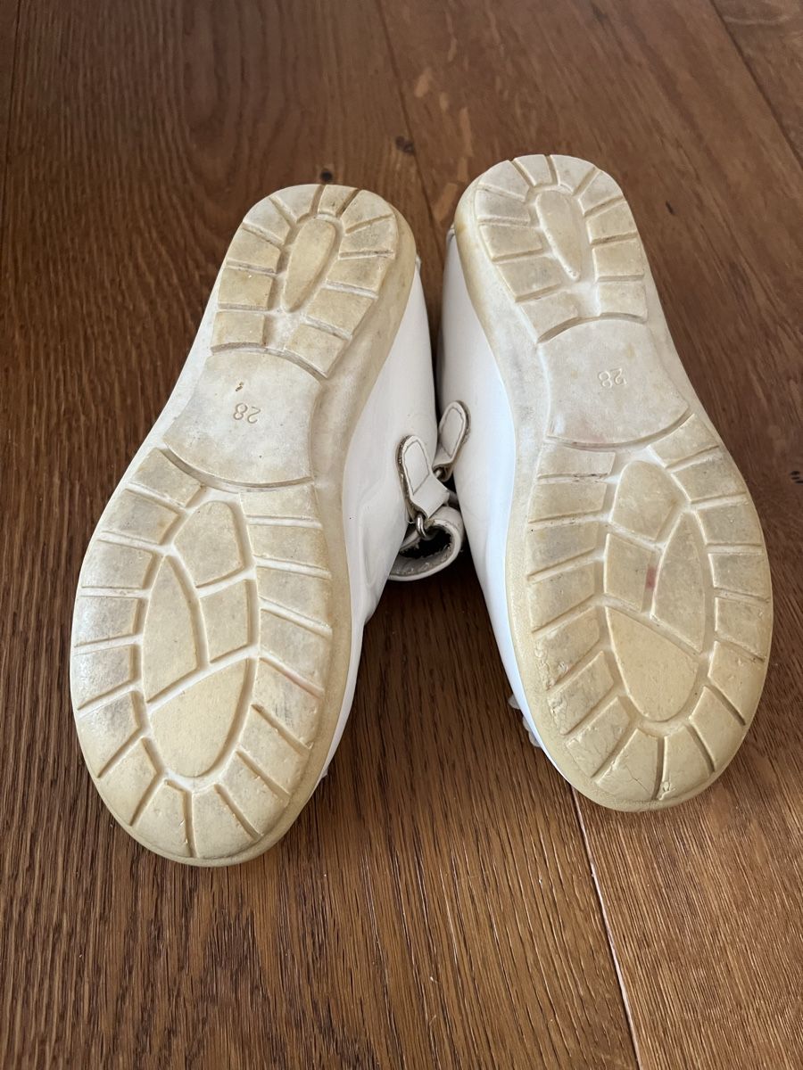 Scarpe per ragazze: Ballerina 28 – Usato da Sempach venduto da Caranedache 1