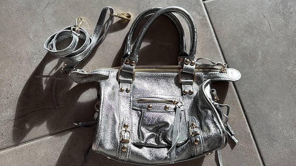Borse: Vendo borsa argento – Usato da Sessa venduto da Thisisemma