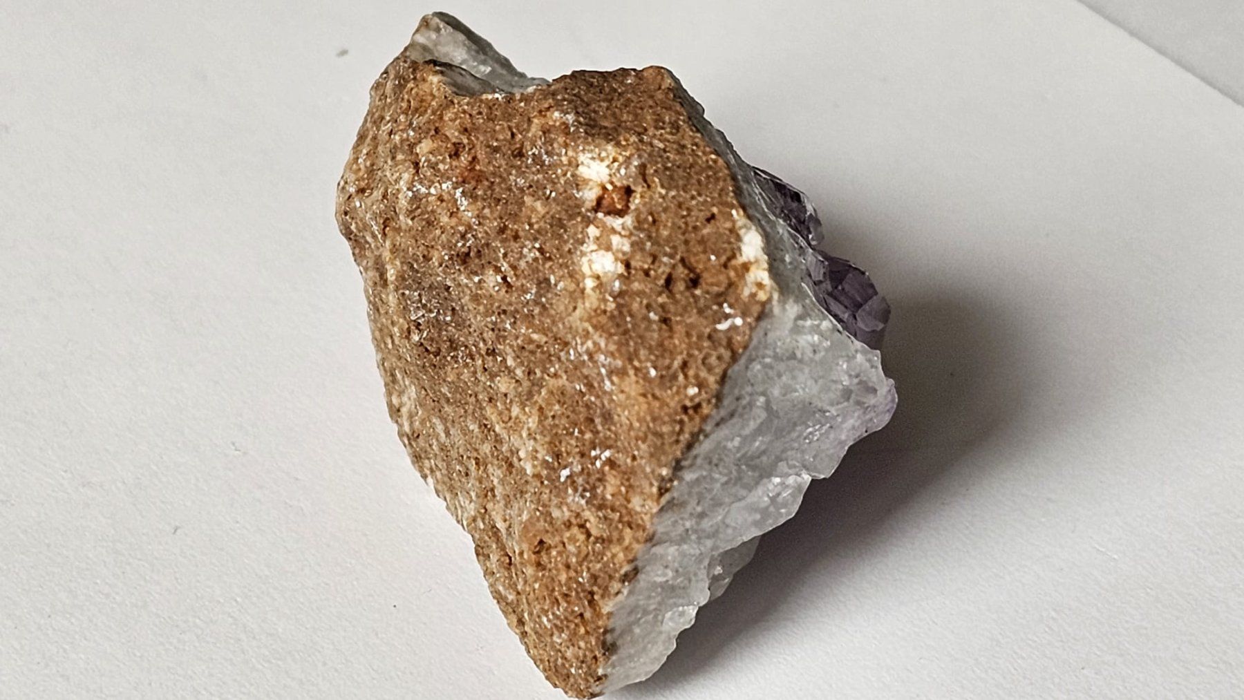 Mineralien & Heilsteine: Natural amethyst and quartz crystal cluster on matrix. – Gebraucht aus St-Légier-Chiésaz von nig_dk7p 1
