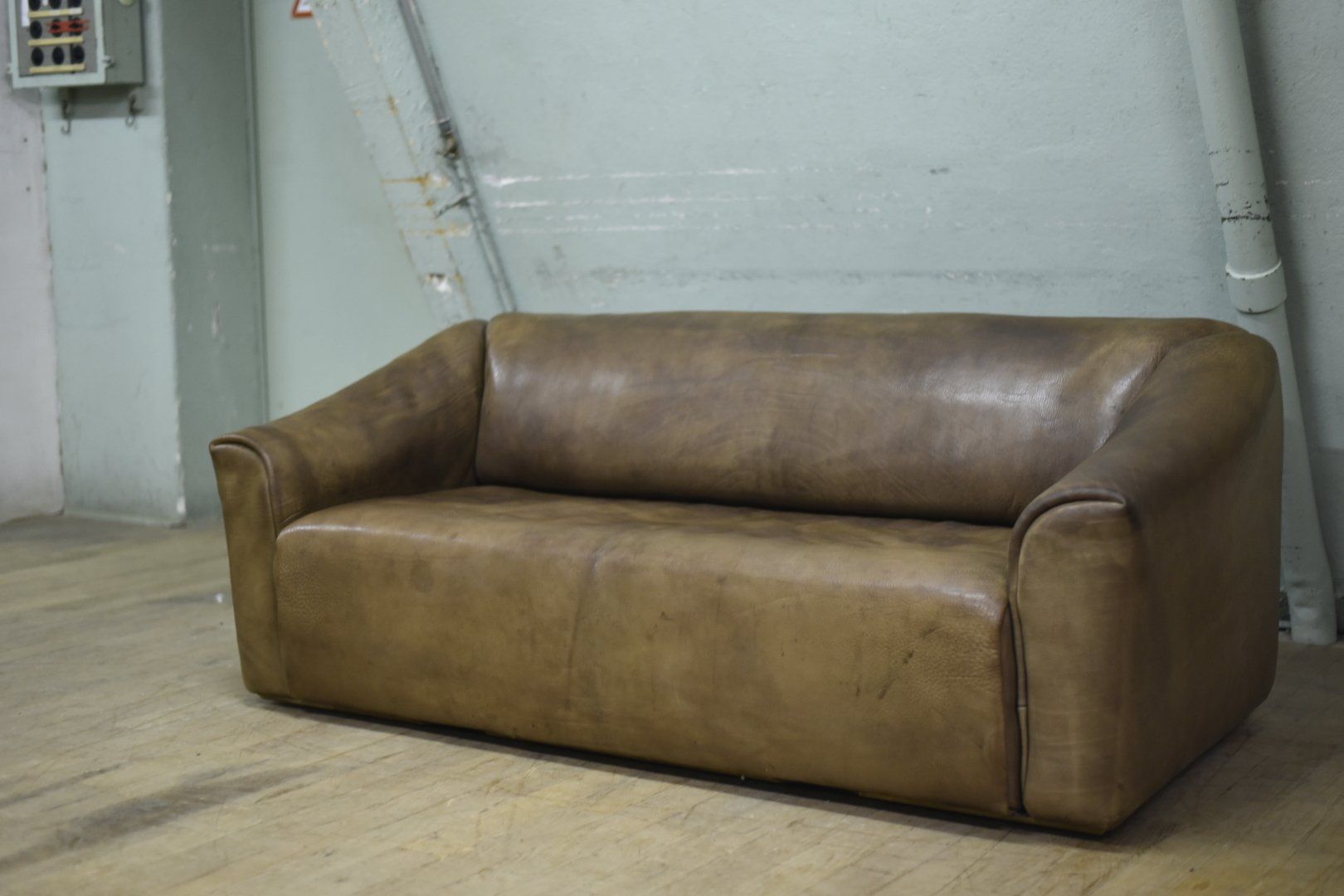 De Sede Divani: Designer Ledersofa De Sede DS47 + Ottoman – Usato da Lichtensteig venduto da UsedIN 7