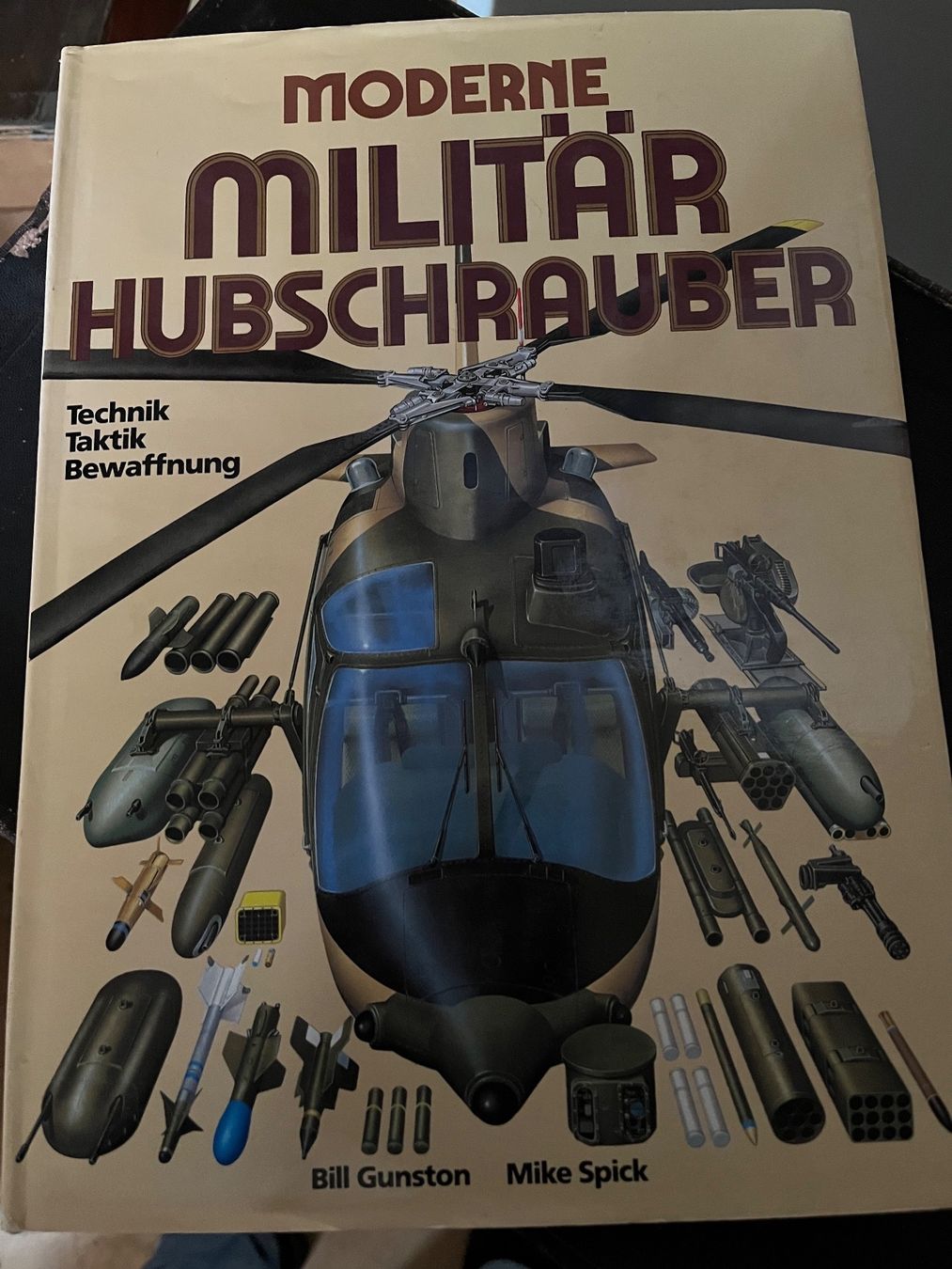 Libri: Buch;Moderne Militär Hubschrauber – Usato da St. Gallen venduto da katercarlos