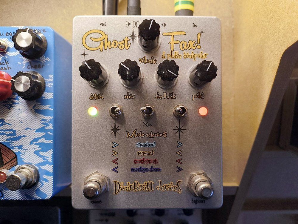 Strumenti musicali: Dwarfcraft Devices Ghost Fax! Crazy Phaser Pedal – Usato da Knonau venduto da Deralexan