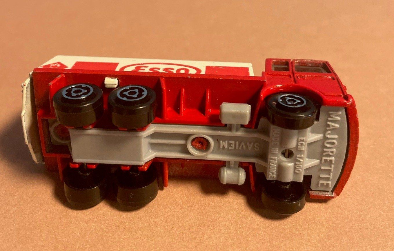 Majorette Modellautos: Majorette 1/100 Esso Tanklastwagen – Gebraucht aus Sirnach von sagrotin 4