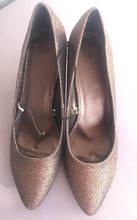 Chaussures femmes: Chaussures classiques et élégantes – Neuf avec emballage d'origine à Corseaux par ala_nv7t 2