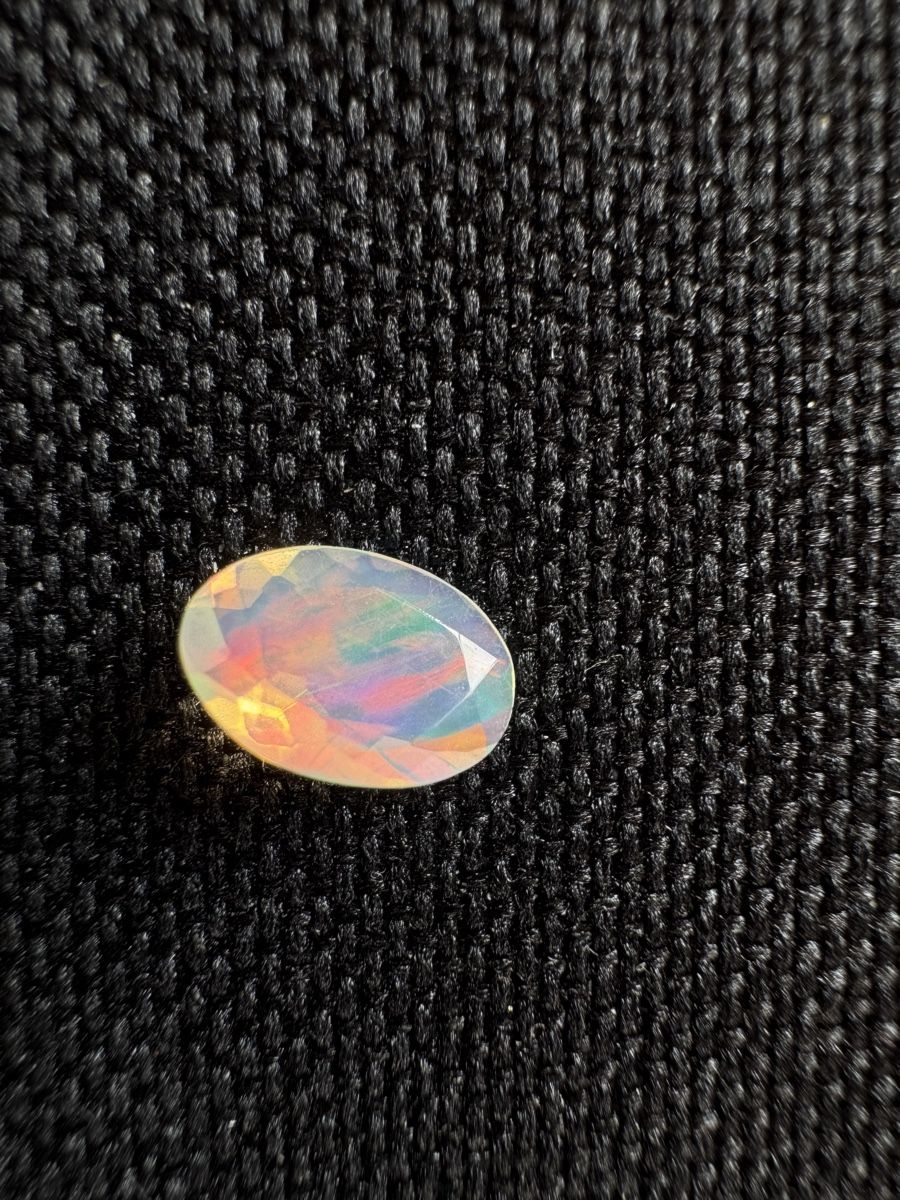 Pietre preziose: Äthiopischer Opal 0.75ct – Nuovo e nell'imballaggio originale da Wängi venduto da Horus90