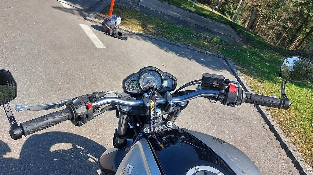 Suzuki Strada: Suzuki SFV 650 – Usato da Flaach venduto da Bubble4 2