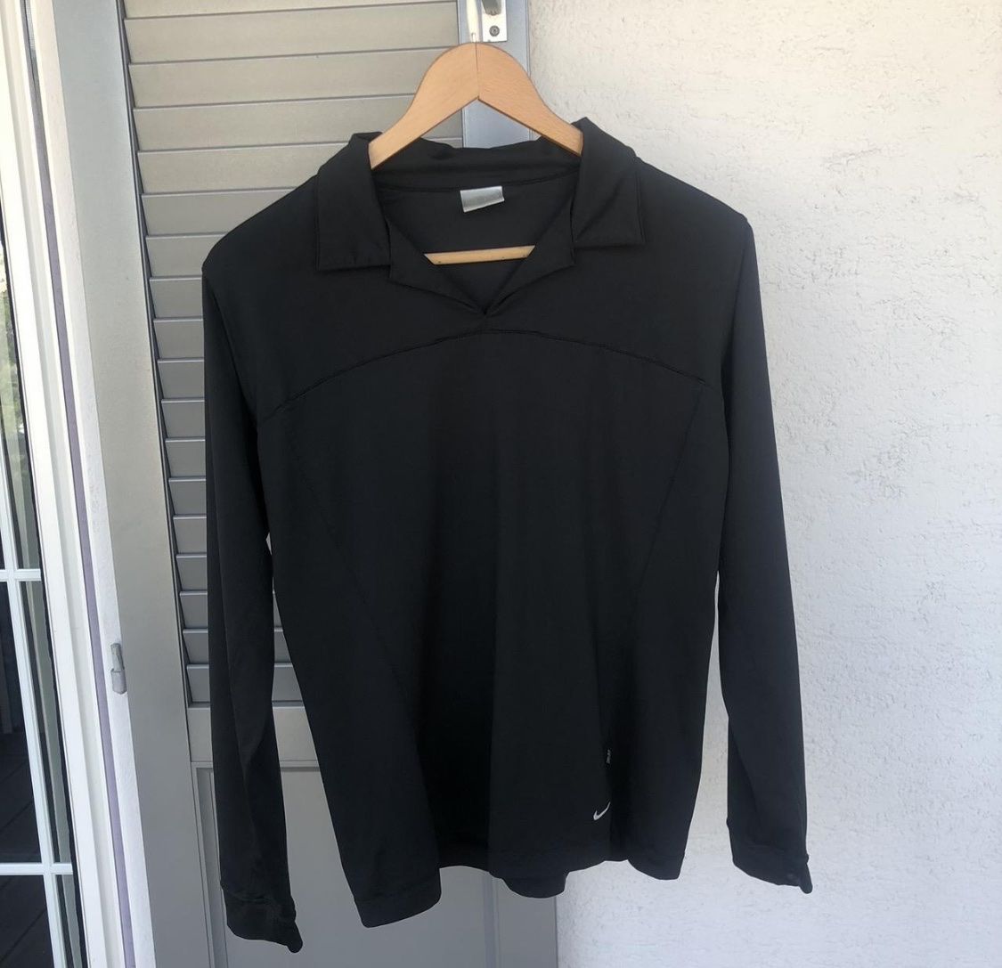Nike Top: Nike Sport Top – Usato da Fribourg venduto da ann_l9b7