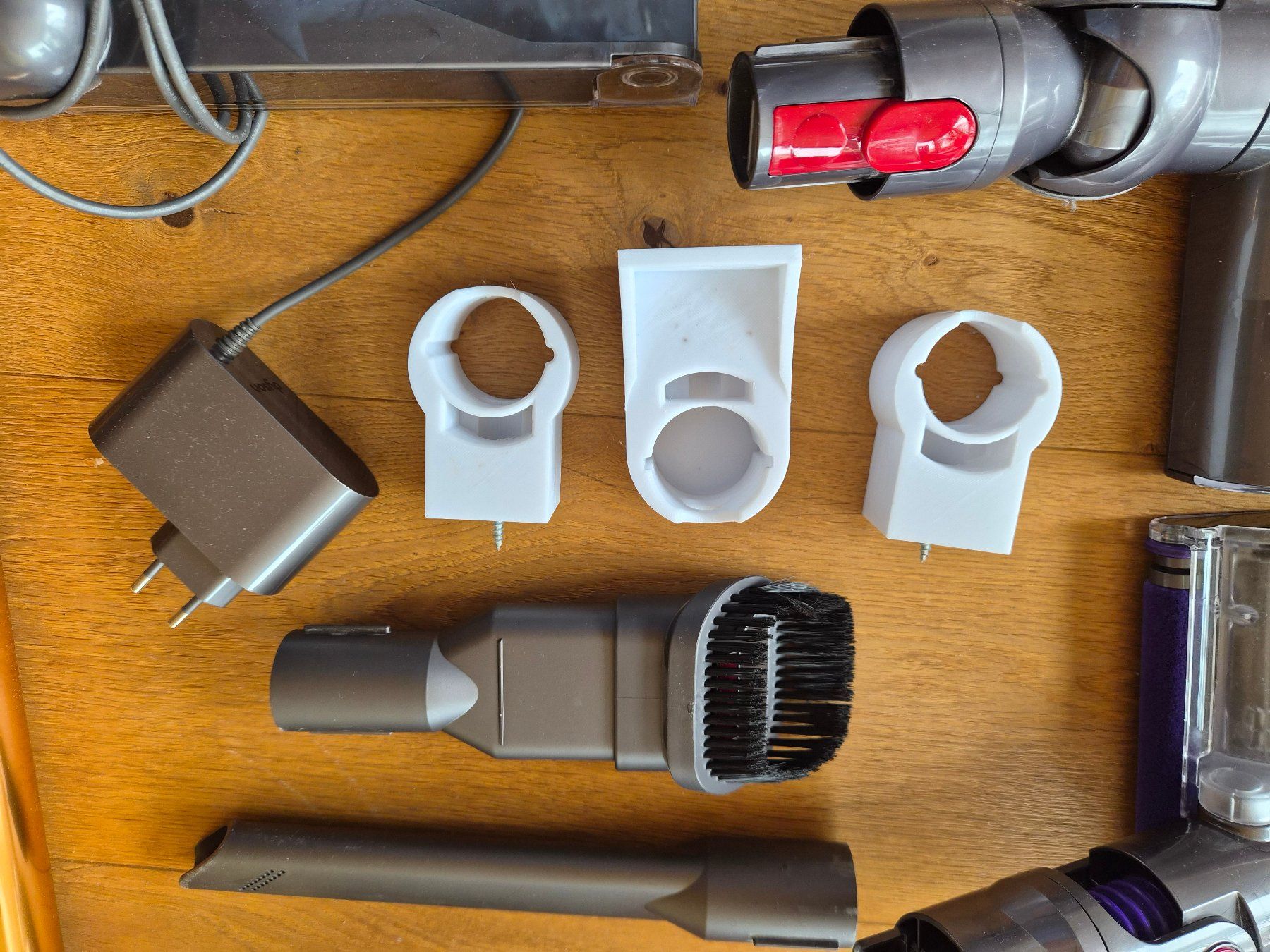 Dyson Aspirapolveri & Accessori: Dyson V10 Absolute Staubsauger – Usato da Luterbach venduto da Osoaker 4
