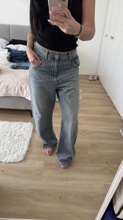 Jean large bleu clair coupe décontractée bon état