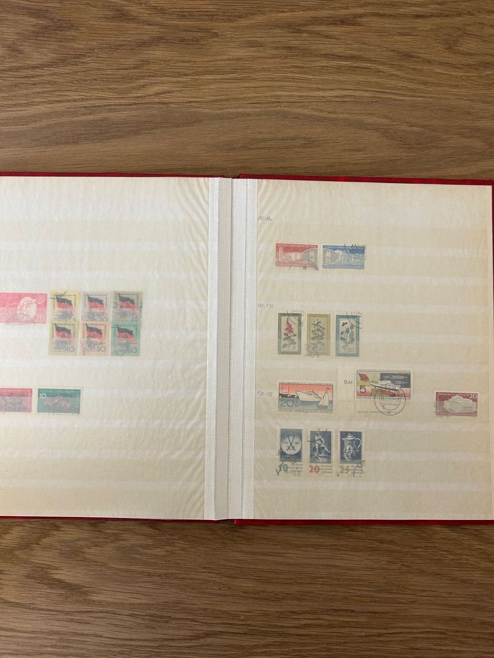 Tutti i francobolli: Doublettenalbum und zwei Couverts DDR – Usato da Seuzach venduto da Parasolmountain 7