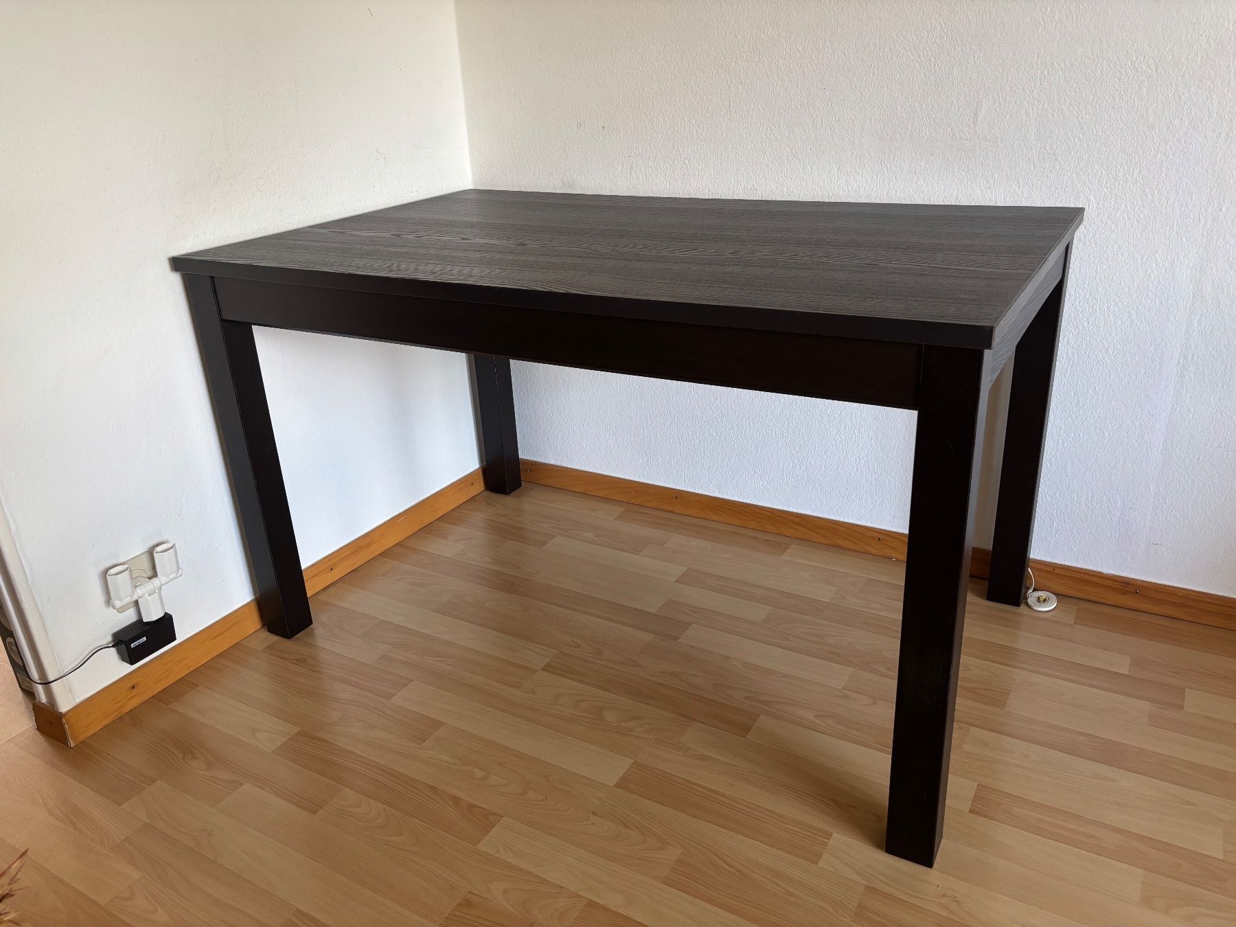 Ikea Tables: Table à manger extensible 130x80 cm excellent état – D'occasion à Payerne par Mylooo