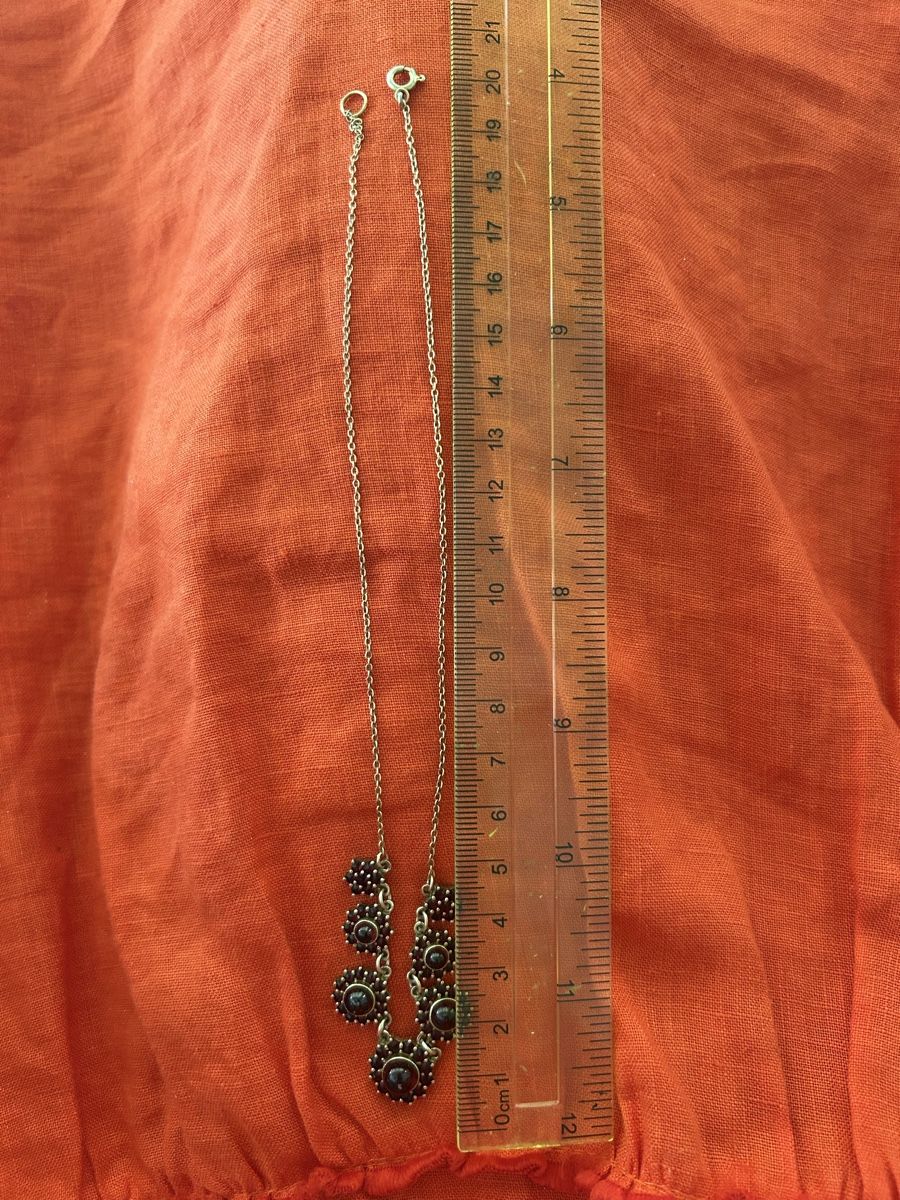 Catenine: Vintage Böhmische Granat Halskette  – Usato da Birsfelden venduto da Exclusivity 2