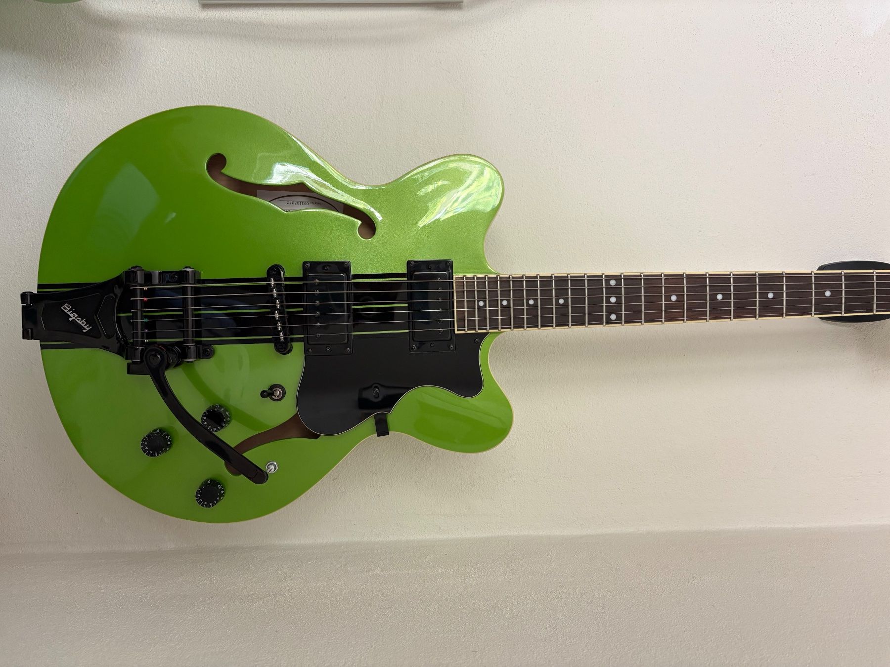 Höfner Strumenti musicali: Höfner Thinline E-Gitarre in grün – Usato da Schüpfheim venduto da hub_8sx6